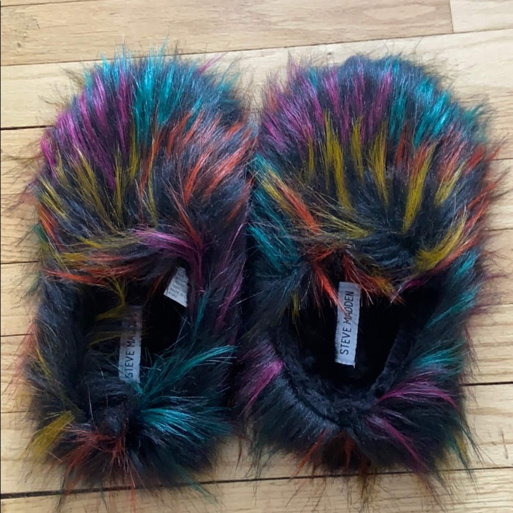 NWOT Steve Madden Fuzzy Faux Fur Slipper